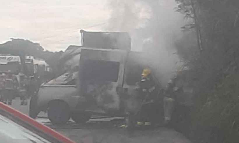 Polícia procura motorista que causou acidente na BR-381 e fugiu - CBMMG