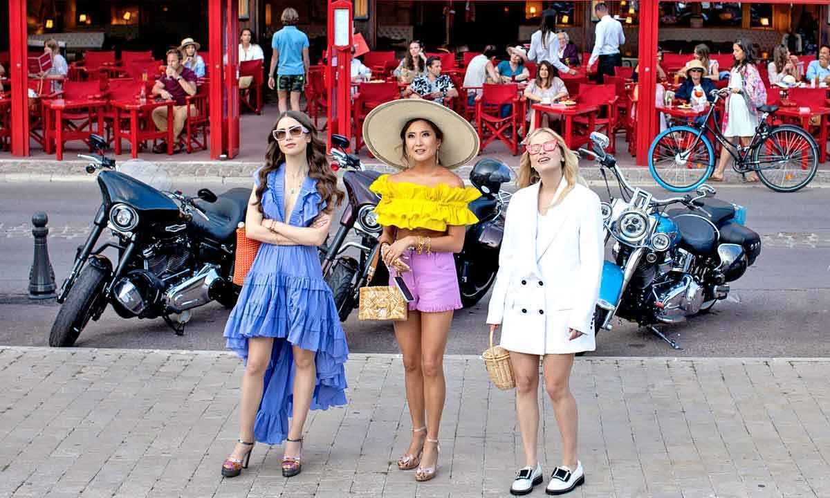 'Emily em Paris' fica mais humilde e tem queda (literal) pelo estrangeiro - Netflix/Divulgação