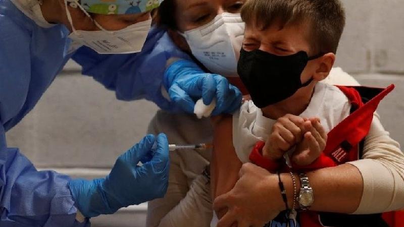 6 perguntas sobre a vacinação em crianças, autorizada pela Anvisa no Brasil - Reuters
