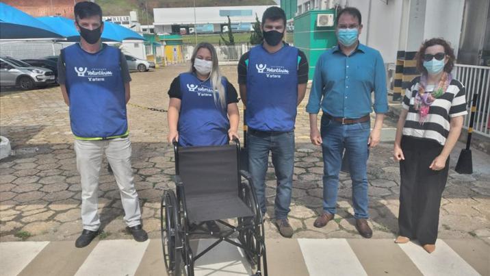 Projeto promove troca de lacres de latas de bebidas por cadeiras de rodas - Arteris
