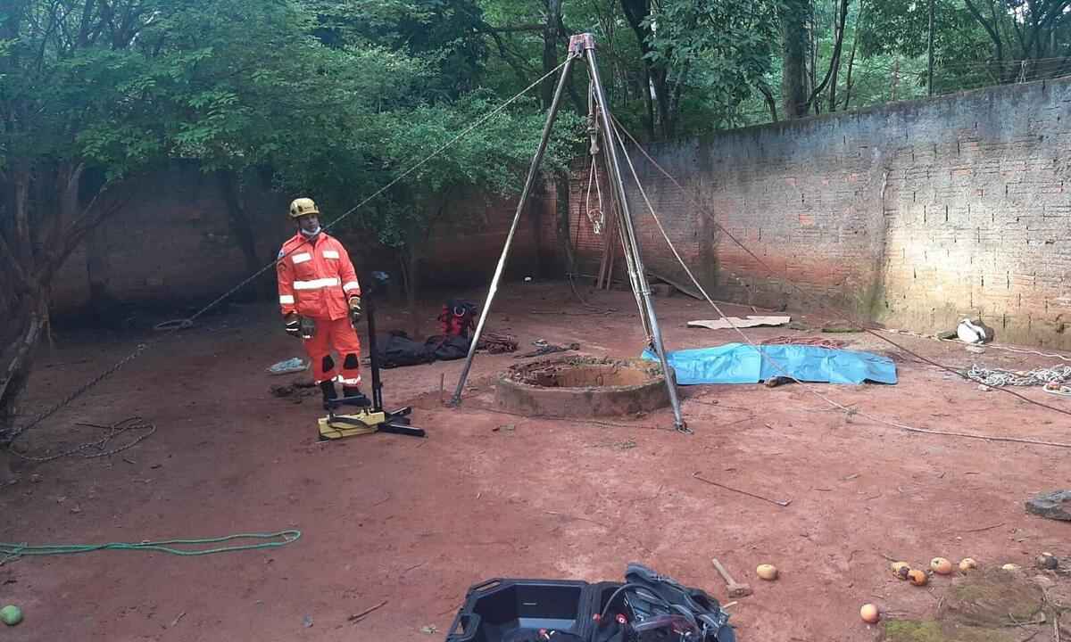 Homem morre depois de cair dentro de fossa séptica  - CBMMG/Divulgação