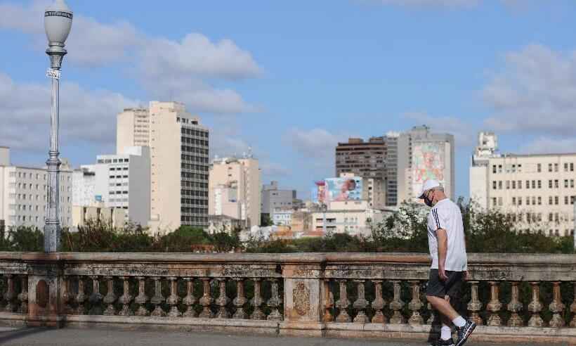 13/10/2021. Credito: Leandro Couri/EM/D.A Press. Brasil. Belo Horizonte -MG. Clima na Rua Sapucai, bairro Floresta. -  (crédito: Leandro Couri/EM/D.A Press)