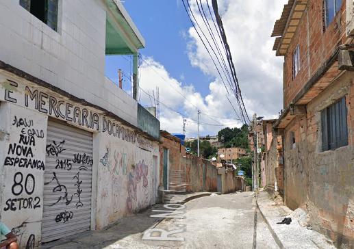 Homem é preso por tentar matar vizinho por causa de telhas quebradas - Reprodução/Google Street View