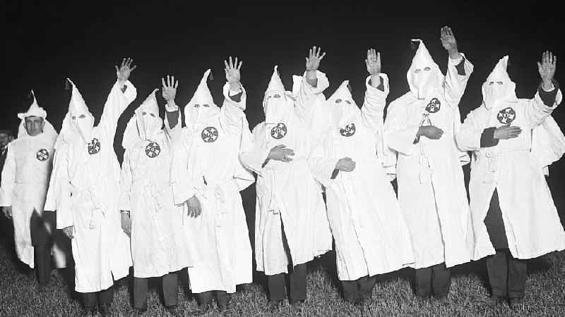 O grupo paramilitar inspirado na Ku Klux Klan que atuou contra a esquerda no Brasil - Getty Images