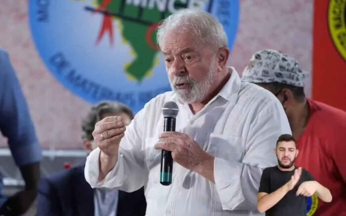 Lula: 'Banqueiros deveriam vir de joelho conversar com a gente' - Reprodução/YouTube