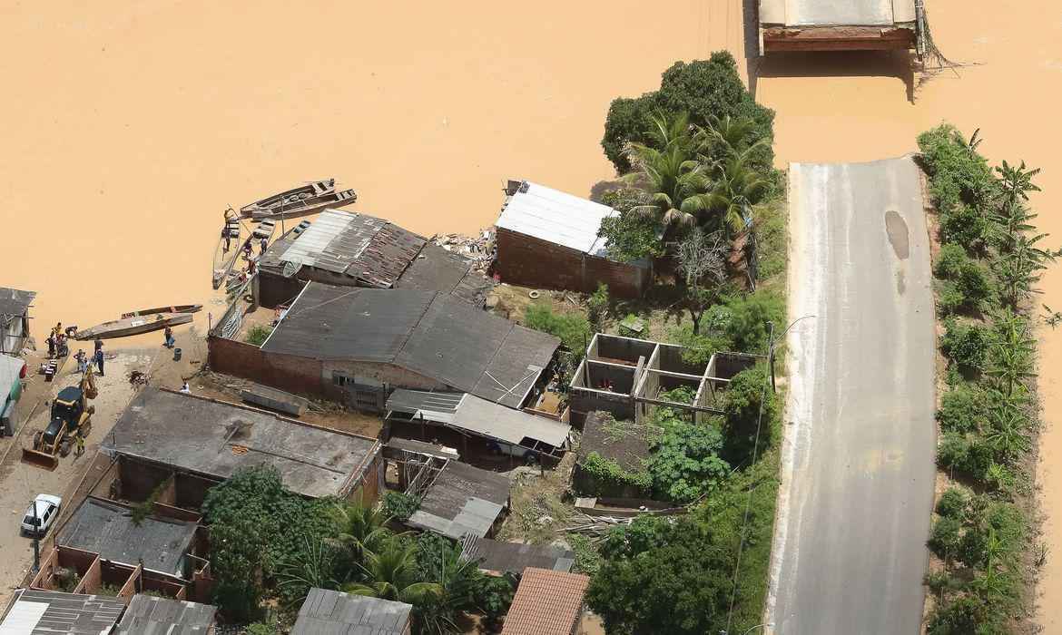 Chega a 18 o número de mortos pelas chuvas na Bahia - Isac Nobrega/Agência Brasil