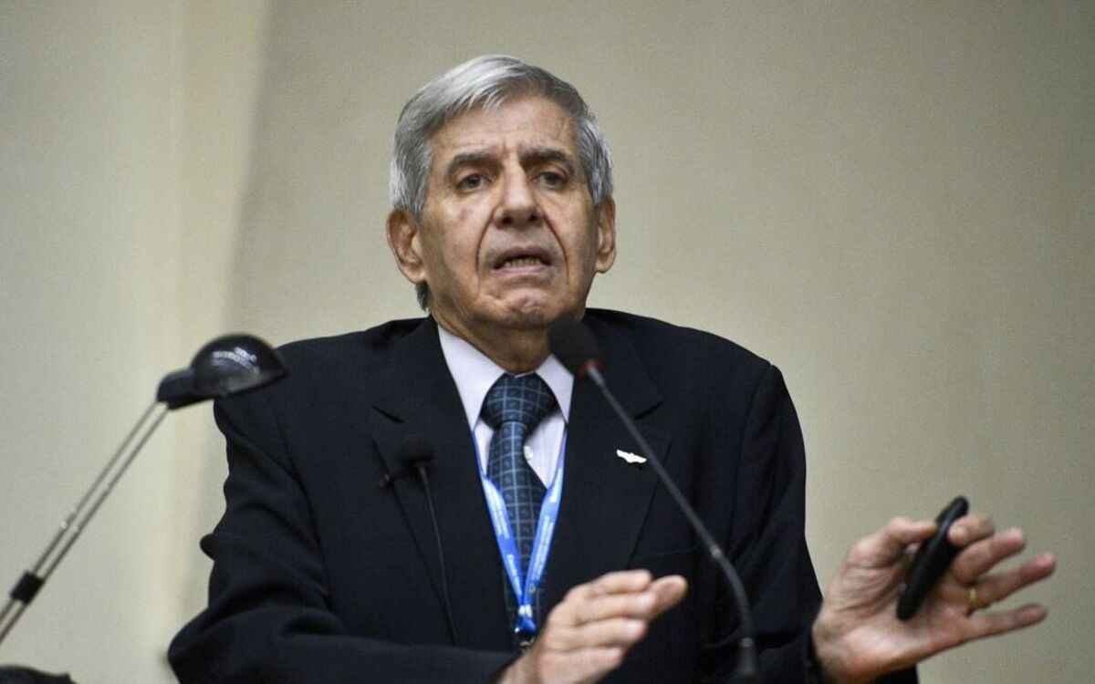 General Heleno cria novas regras para uso de redes sociais institucionais - Tânia Rego/Agência Brasil