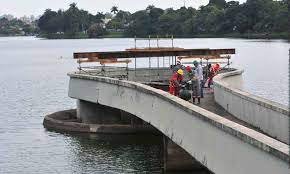 Bombeiros procuram por homem que pulou na Lagoa da Pampulha e desapareceu - Gladyston Rodrigues/EM/D.A, Press