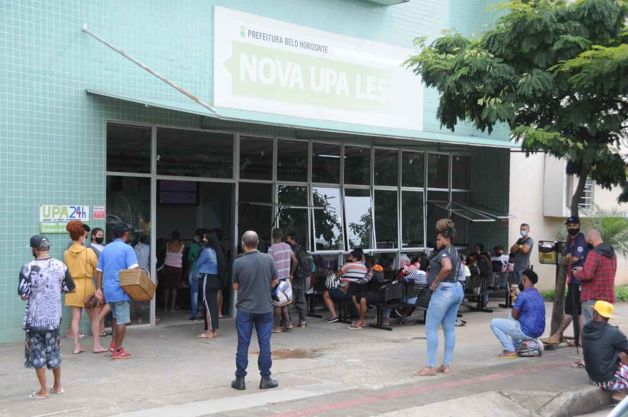 UPAs seguem lotadas em BH; espera é de mais de 4 horas - Juarez Rodrigues/EM/D.A.Press