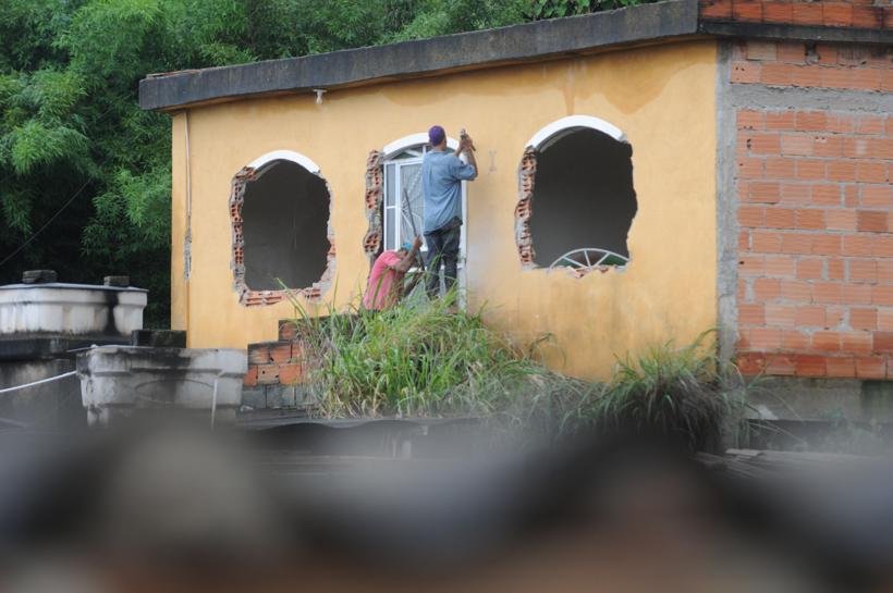 Ministério Público tenta impedir demolição de 27 casas do Beco dos Fagundes - Leandro Couri/EM/D.A. Press