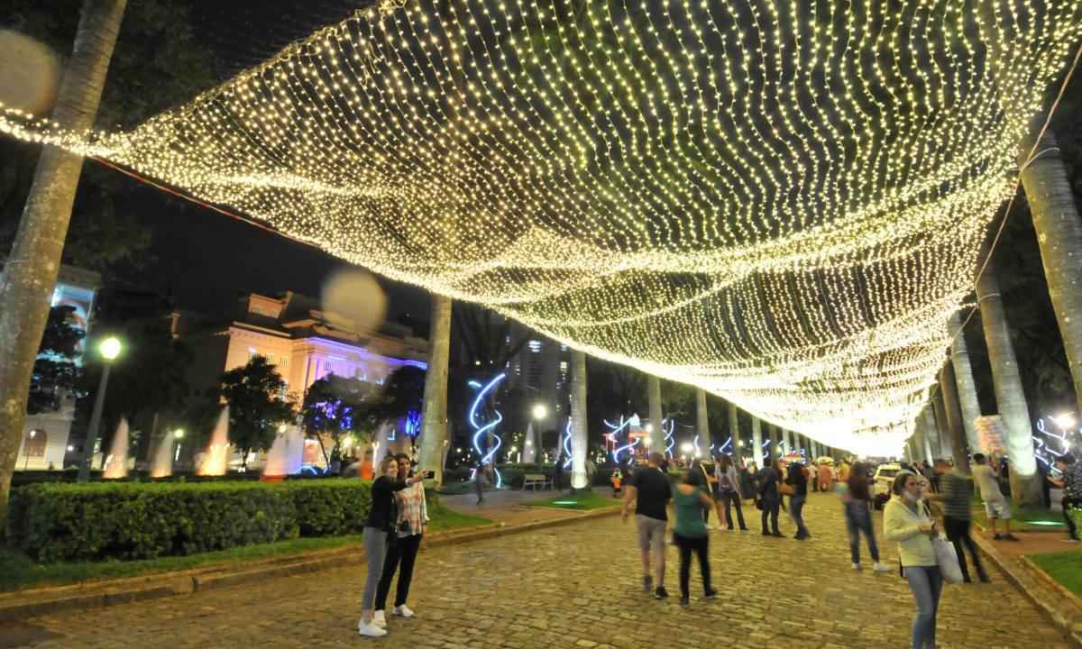 Praça da Liberdade ficará iluminada com decoração de Natal só até amanhã - Marcos Vieira/EM/D.A Press