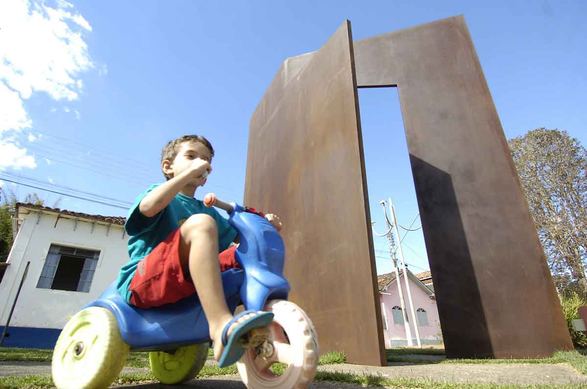 Obras do escultor mineiro Amílcar de Castro vão viajar pelo Brasil - Jackson Romanelli/EM/D.A Press/14/8/08