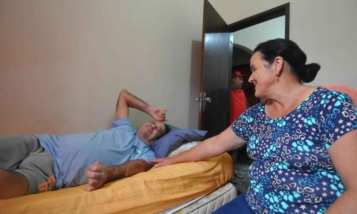'A gente largou tudo, eu prefiro a vida', diz vizinha da Usina do Carioca - Alexandre Guzanshe/EM/D.A Press