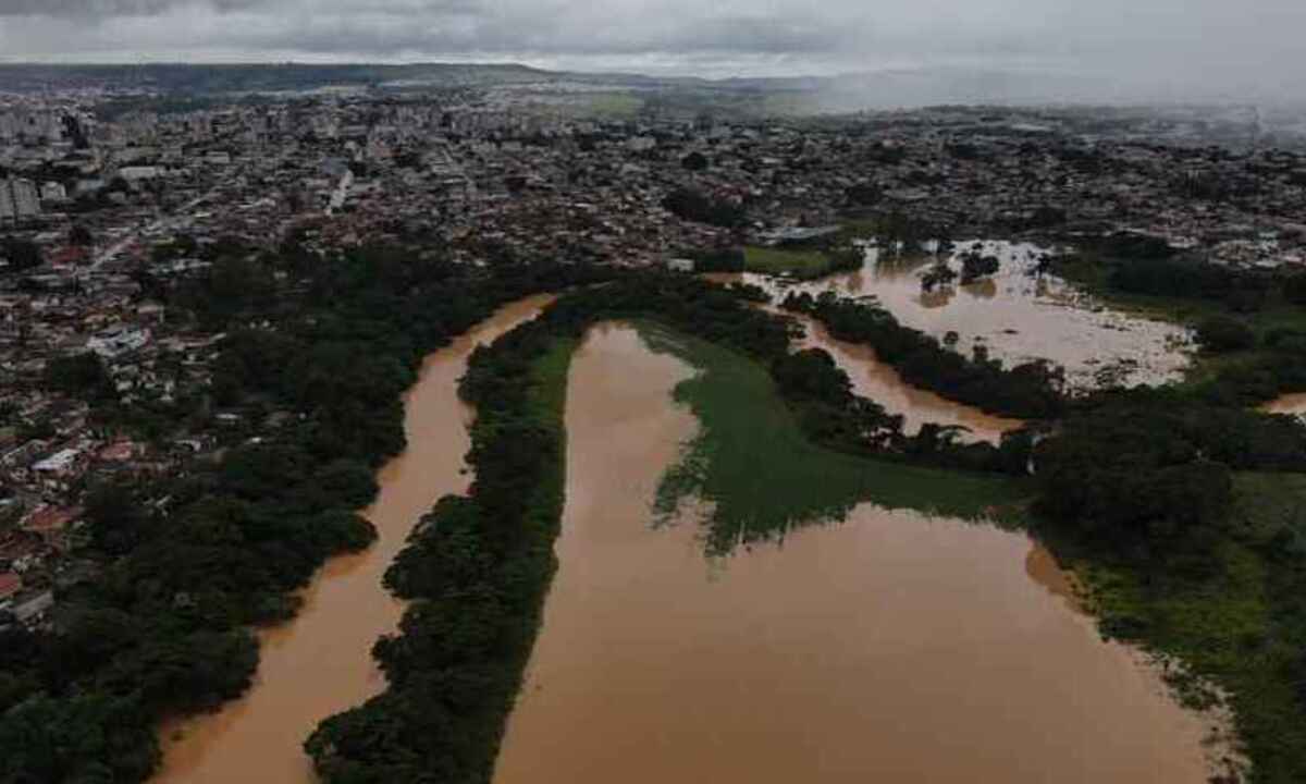 Chuva em MG: sobe para 341 o número de municípios em situação de emergência - Corpo de Bombeiros de Patos de Minas/Reprodução