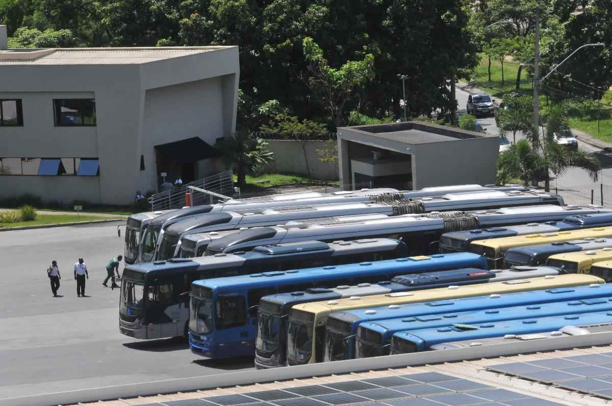 Transporte público de BH: 108 ônibus param de rodar por falta de diesel - Gladyston Rodrigues/EM/D.A Press