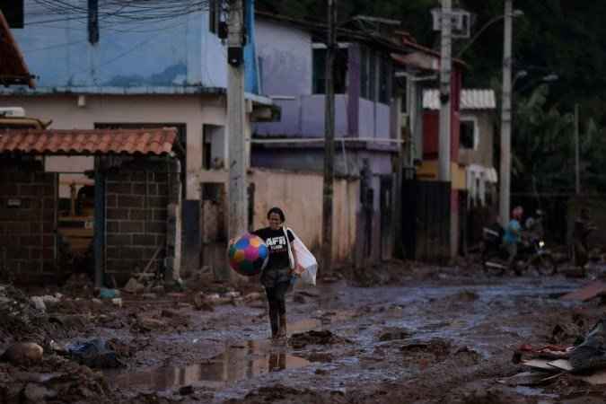 Estudo aponta que chuva excessiva diminui o crescimento econômico -  Douglas Magno/AFP