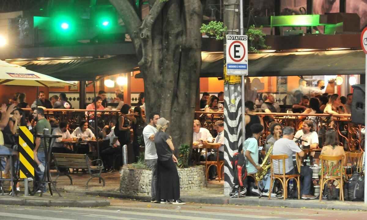 Governo de Minas não descarta volta de restrições com aumento dos casos -  Marcos Vieira/EM/D.A Press - 09/11/2021 
