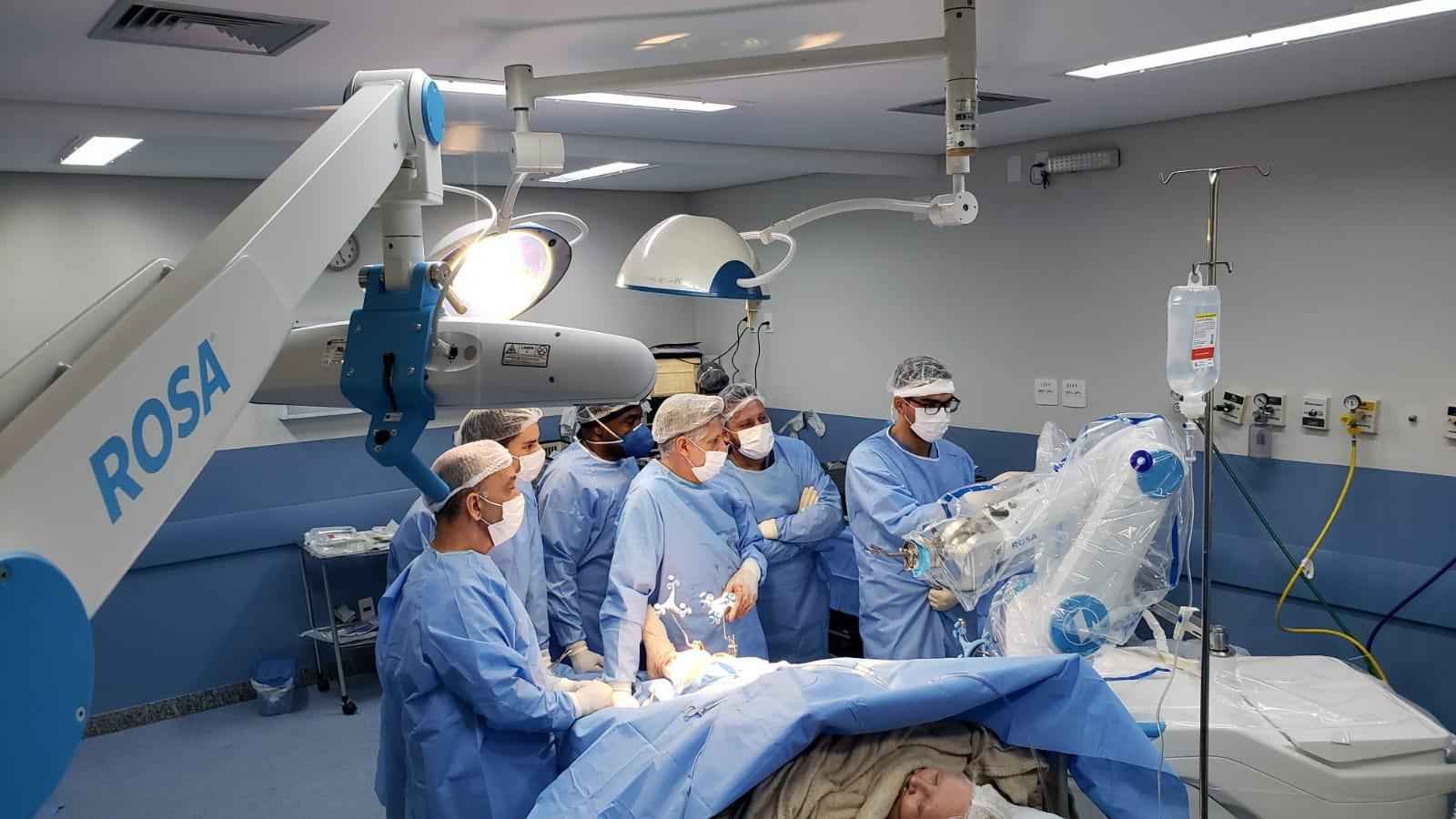 BH é recordista em cirurgias ortopédicas com o robô Rosa -  Divulgação Santa Casa BH