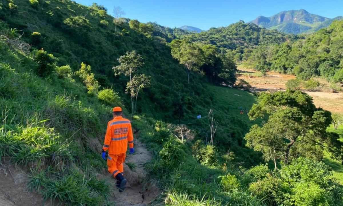 Voluntários encontram corpo de idoso desaparecido após chuvas em Mesquita - Divulgação Corpo de Bombeiros