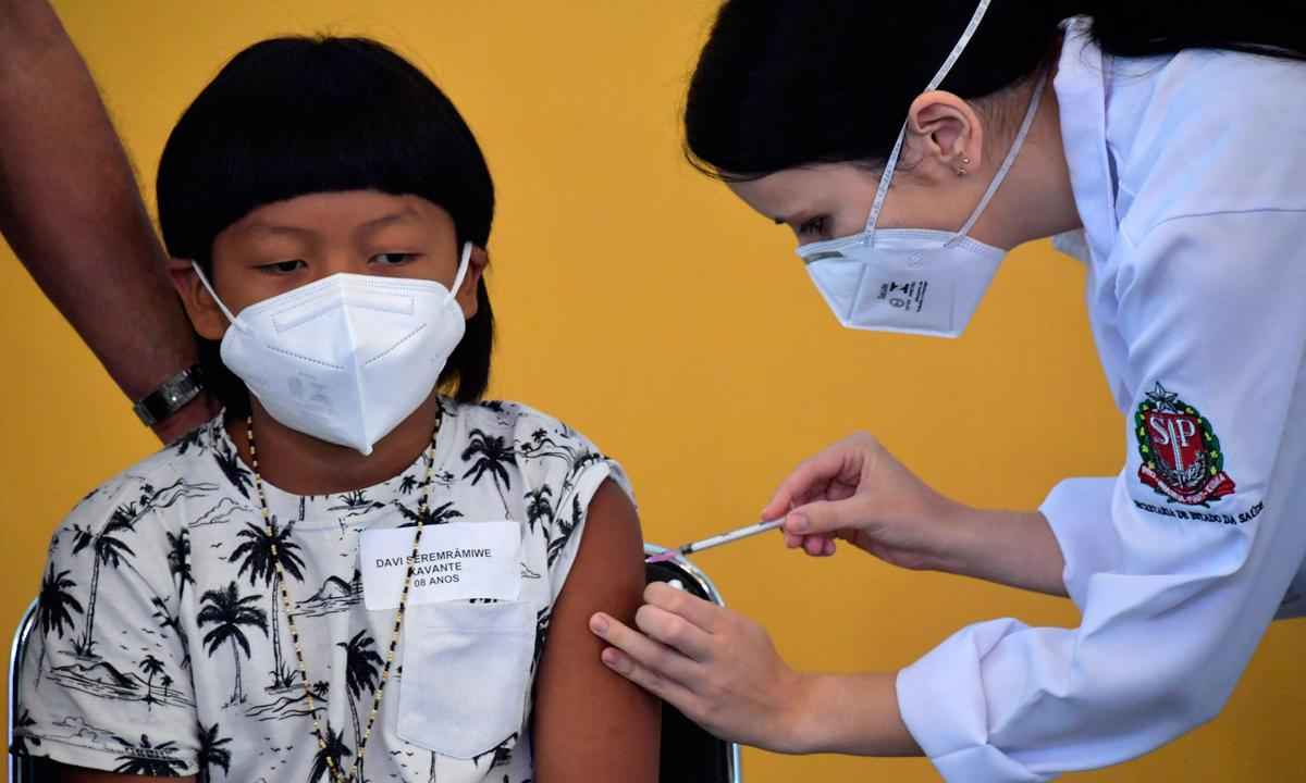 Esperança é renovada com a largada da vacinação de crianças de 5 a 11 anos - Nelson Almeida/AFP