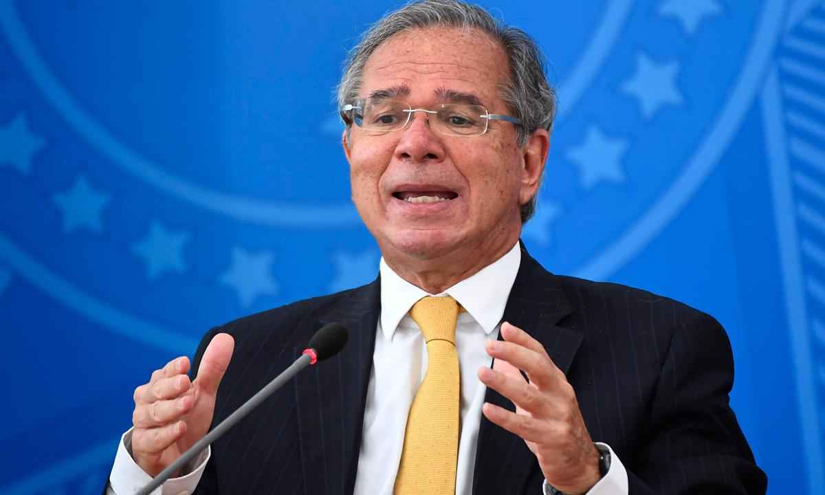 Desgastado, Paulo Guedes vira ''ministro-zumbi'' no governo Bolsonaro - EVARISTO SÁ/AFP