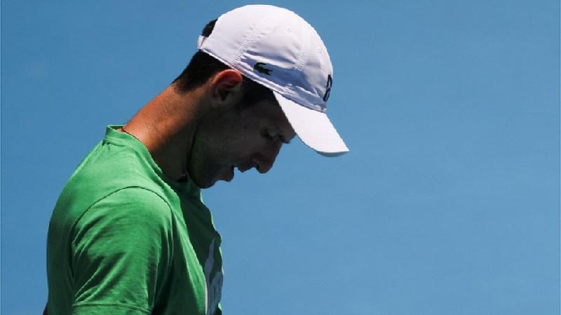 Defesa de Djokovic diz que não há evidências de que jogador incitou 'sentimento antivacina' na Austrália - Reuters