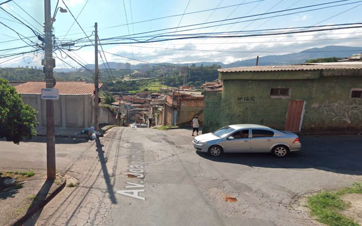 Homem morre baleado enquanto tomava cerveja com amigo em BH - Reprodução/Google Street View