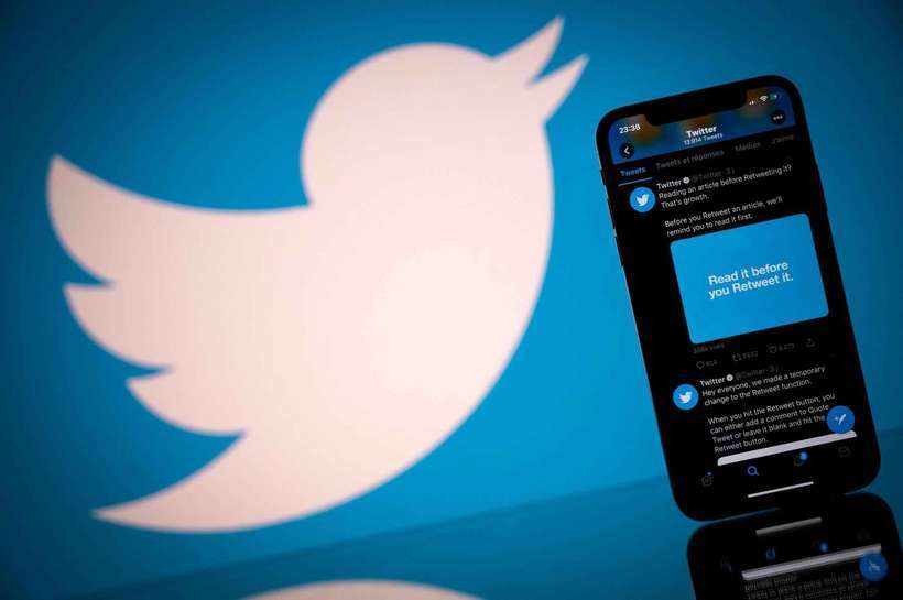 Saiba como denunciar postagem com informações falsas no Twitter - Lionel BONAVENTURE / AFP