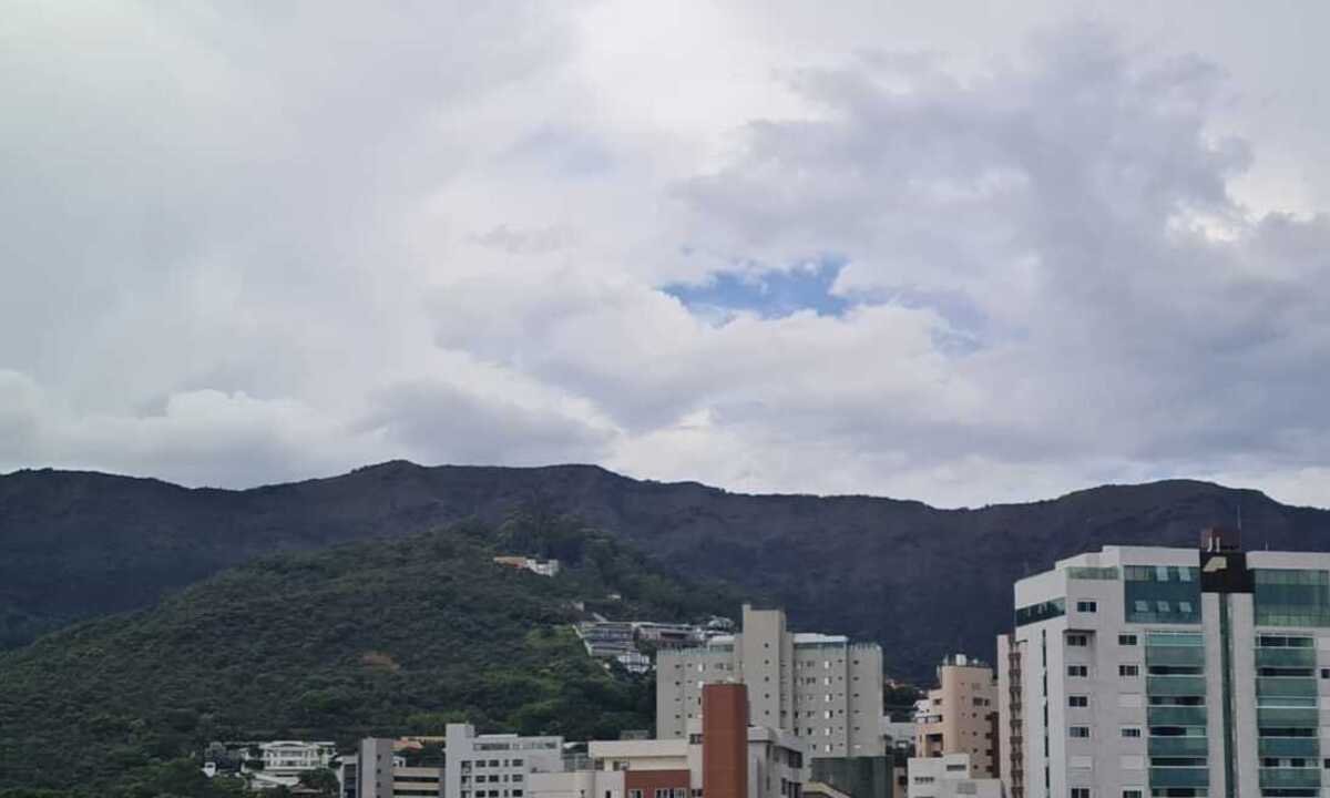 Grande BH tem alerta para chuva de granizo nas próximas horas  - WhatsApp/reprodução