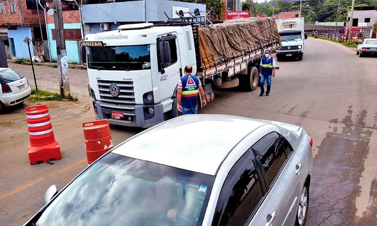 Bloqueio na BR-381 embola o tráfego da Grande BH ao Vale do Rio Doce - Prefeitura de Timóteo/Divulgação