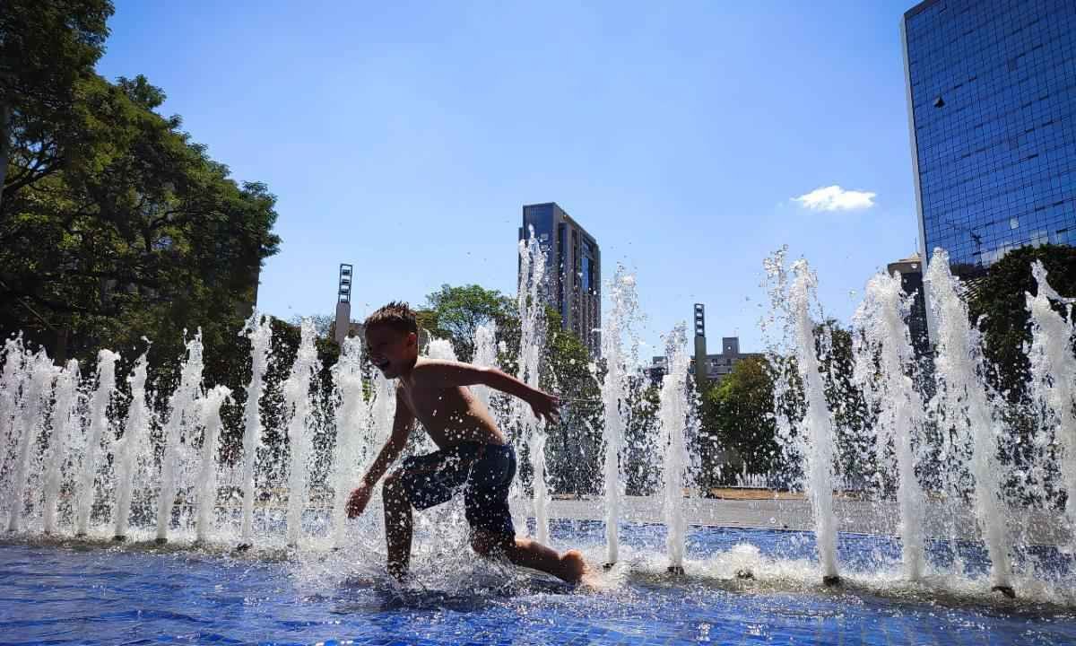 Prepare o ventilador! Calor vai aumentar e BH deve flertar com os 35ºC - Alexandre Guzanshe/EM/D.A Press