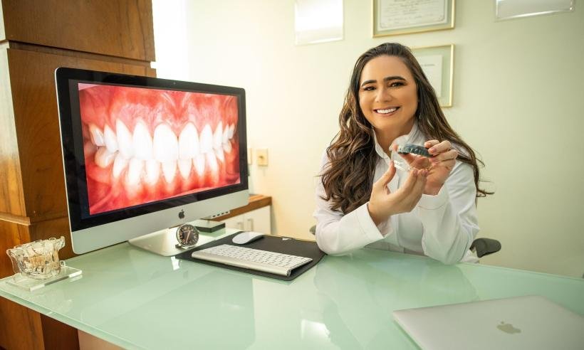Técnica de rejuvenescimento labial melhora sorriso dos pacientes - Andréa Murta Cirurgias Orofaciais/Divulgação 