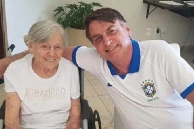 Mãe de Bolsonaro está internada em hospital no interior de São Paulo - Redes Sociais/Reprodução