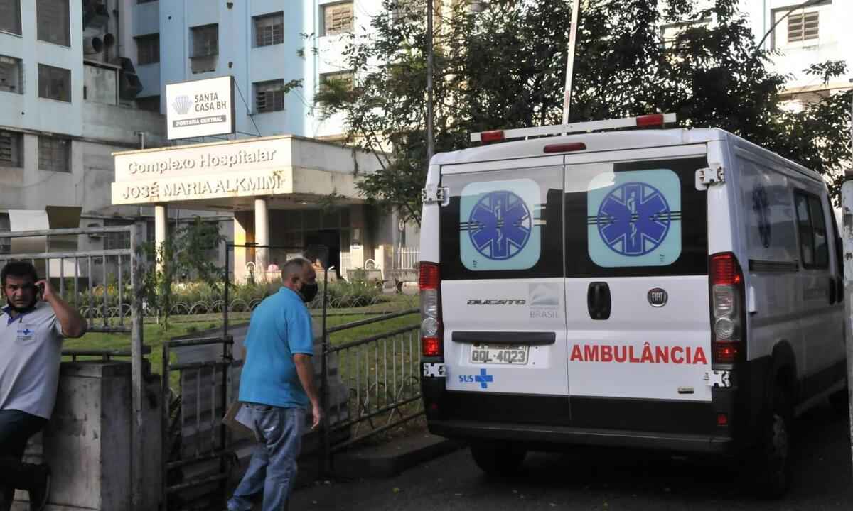 Unidade móvel de oncologia realiza atendimentos e exames gratuitos em Minas
