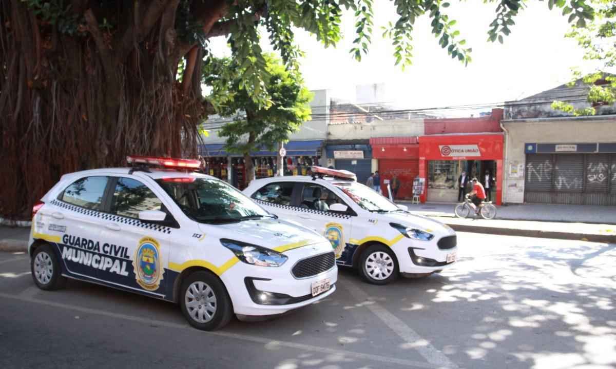 Homem expõe genitália e corre atrás de mulheres no Lourdes - Edésio Ferreira/EM/D.A Press