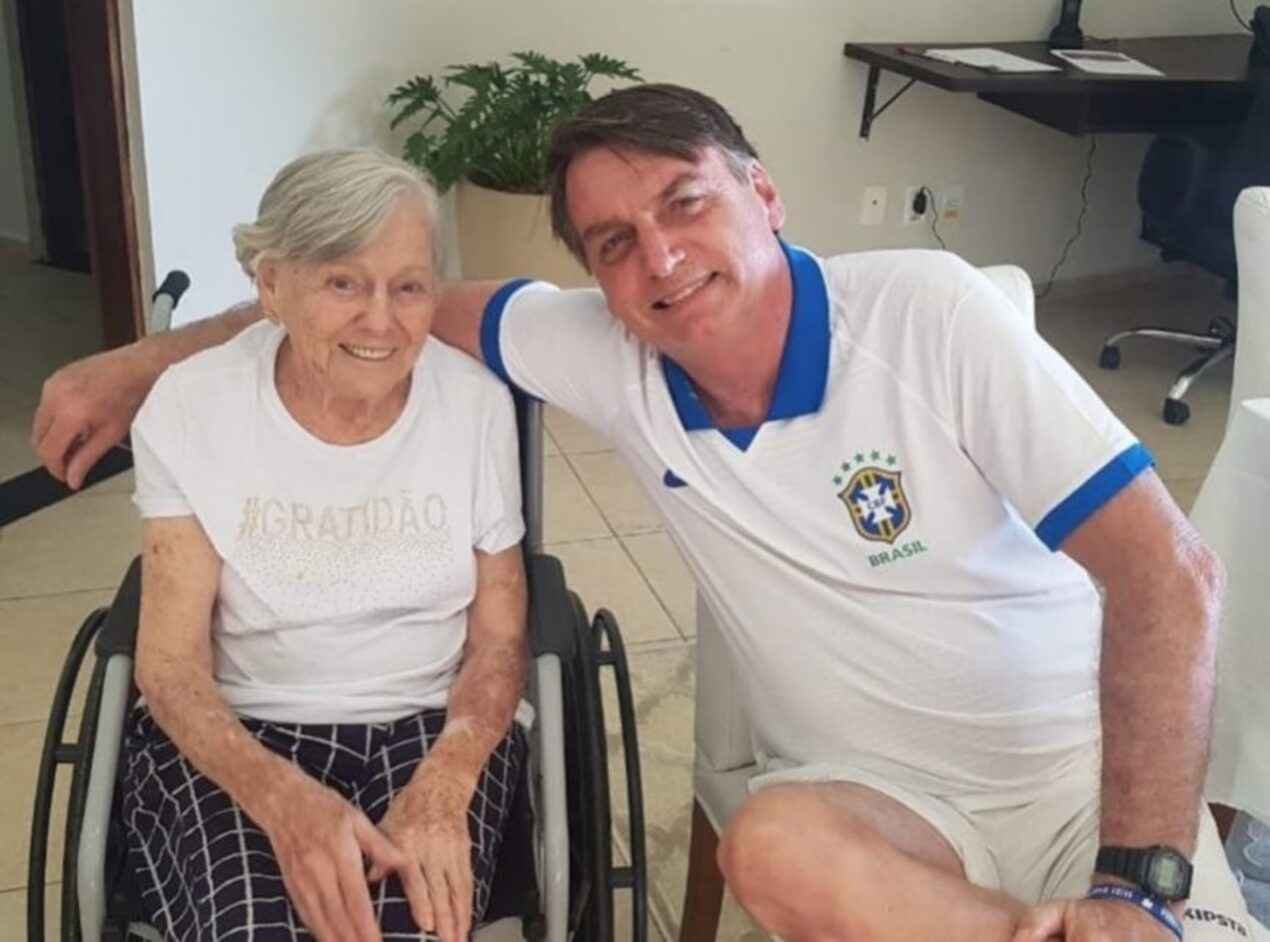Bolsonaro cancela agenda para acompanhar velório da mãe no interior de SP - Reprodução/Redes Sociais