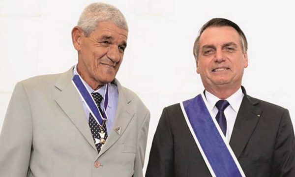 Amigo de Bolsonaro confirma rachadinha em gabinetes da família - Redes Sociais/Reprodução