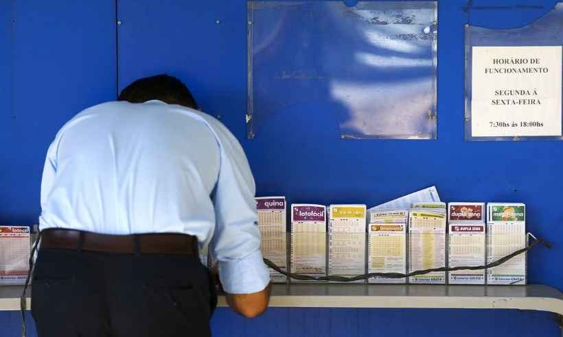 Mega-Sena deve pagar R$ 22 milhões neste sábado - Marcelo Camargo/Agência Brasil