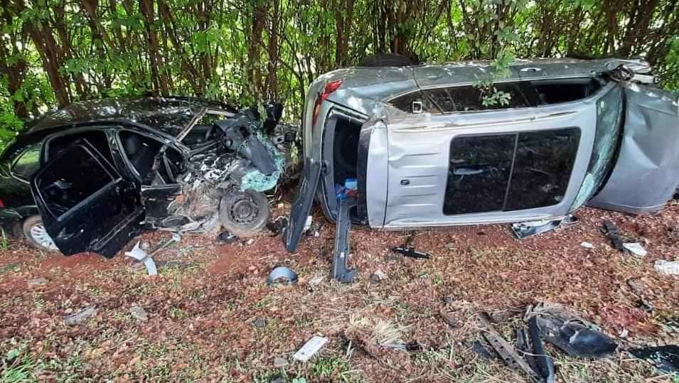 Uma pessoa morre e quatro ficam feridas após batida frontal em Minas - Corpo de Bombeiros de Sacramento / Divulgação