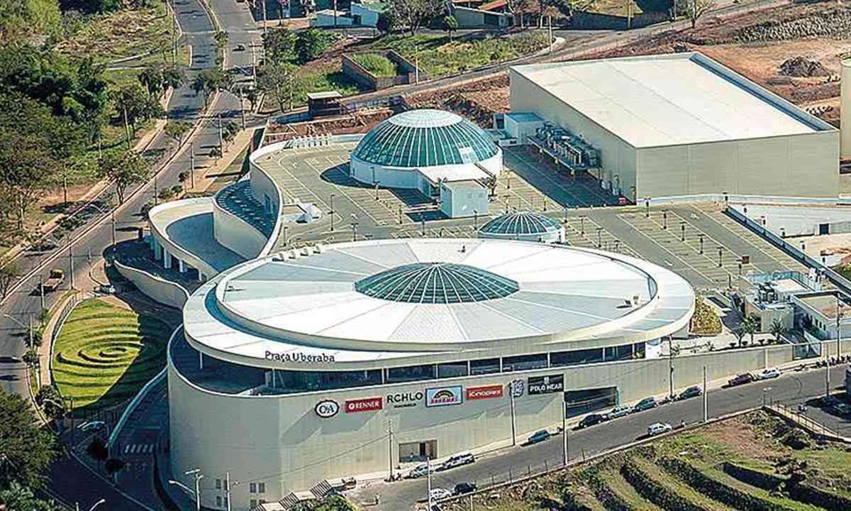 Homem se masturba atrás de mulher dentro de shopping de Uberaba - Praça Shopping Uberaba/Divulgação