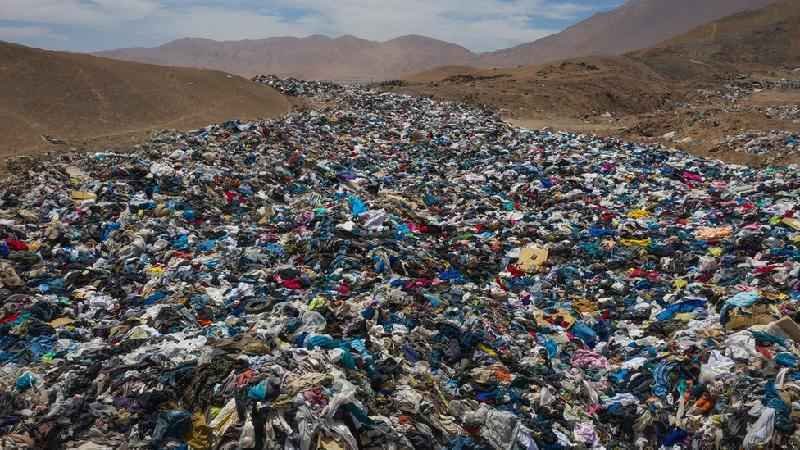 'Lixo do mundo': o gigantesco cemitério de roupa usada no deserto do Atacama - Nicolás Vargas