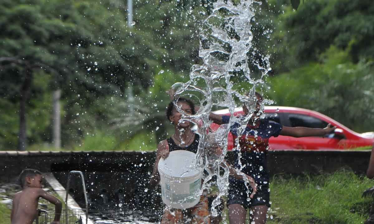 BH aguarda calor de 32ºC e pancadas de chuva nesta sexta-feira (28/1) - Tulio Santos/EM/D.A Press