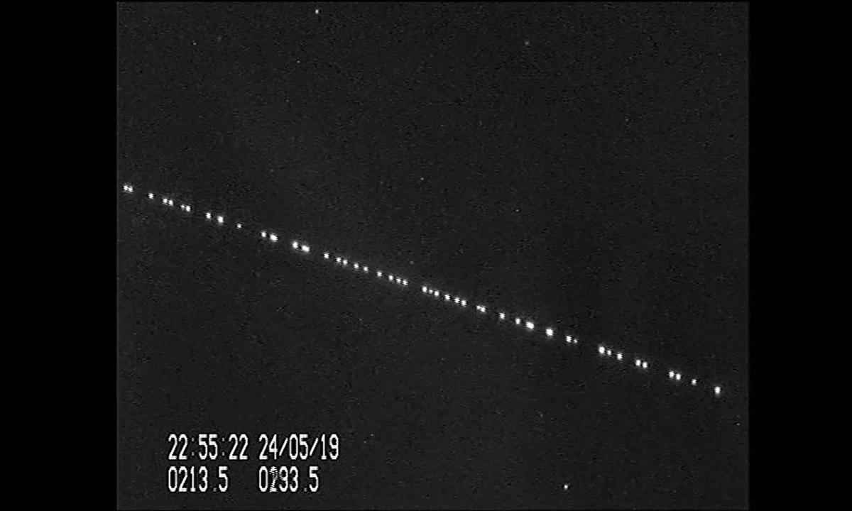 'Trem de satélites' passa pelo céu de BH hoje, mas tempo pode atrapalhar - Marco Langbroek, Leiden, the Netherlands/AFP
