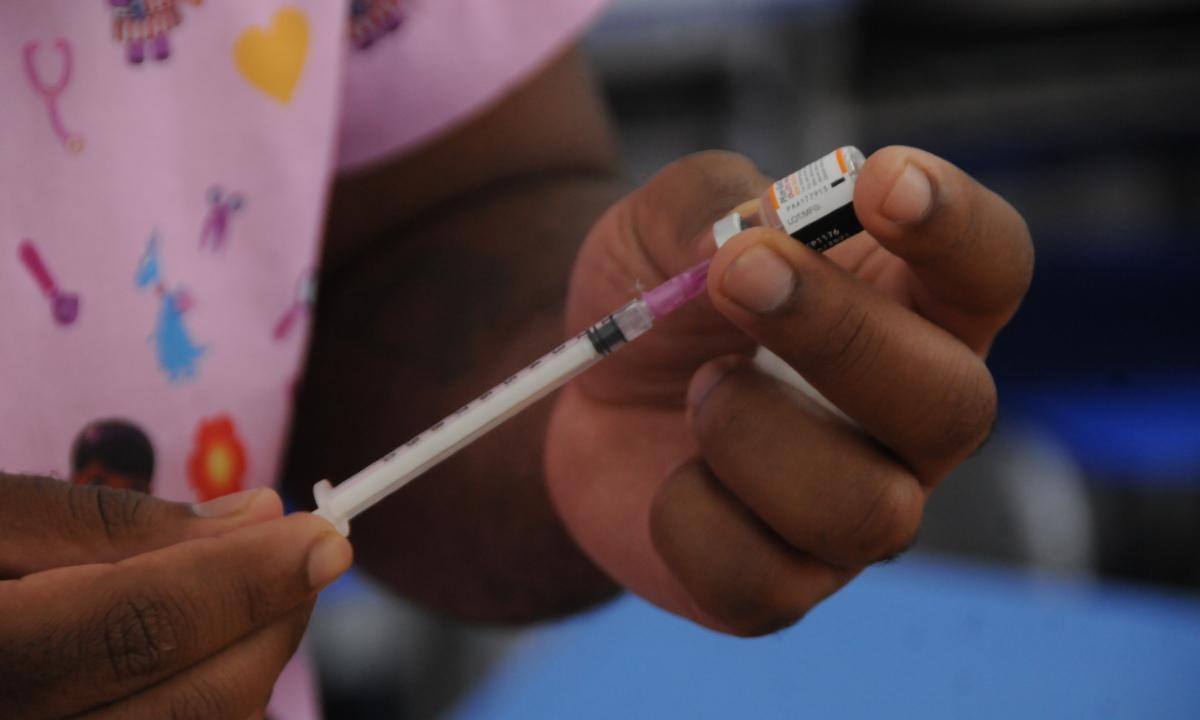 Atraso na vacinação infantil vai preencher centenas de caixões brancos - Juarez Rodrigues/EM/D.A Press