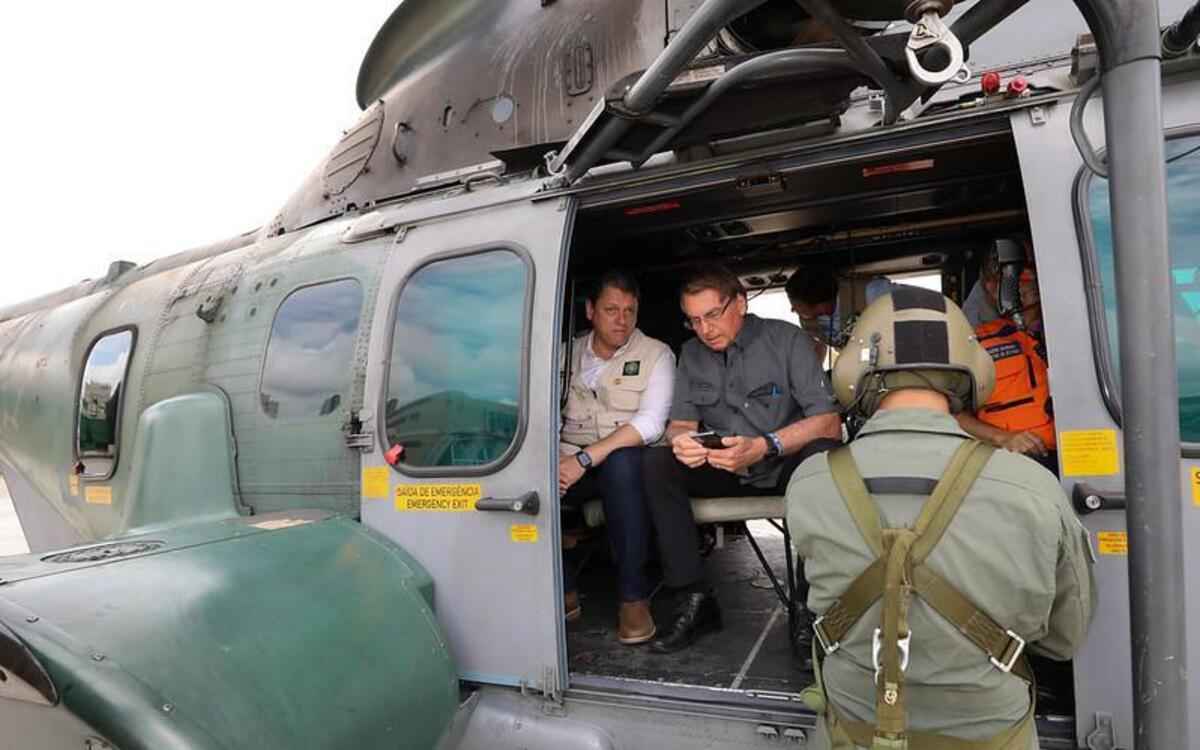 Bolsonaro diz que faltou 'visão de futuro' às vítimas da chuva em São Paulo - Clauber Cleber Caetano/PR

