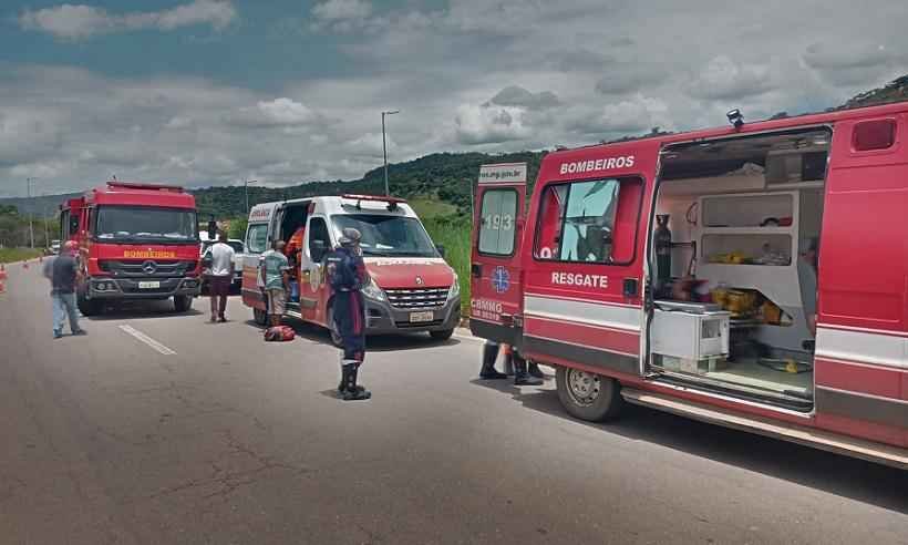 Mulher morre em acidente entre dois veículos em rodovia próximo a Sabará - CBMMG