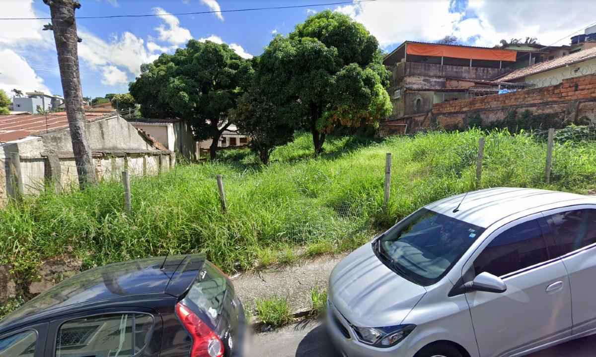 Polícia acha feto enterrado em lote de BH - Reprodução/Google Street View