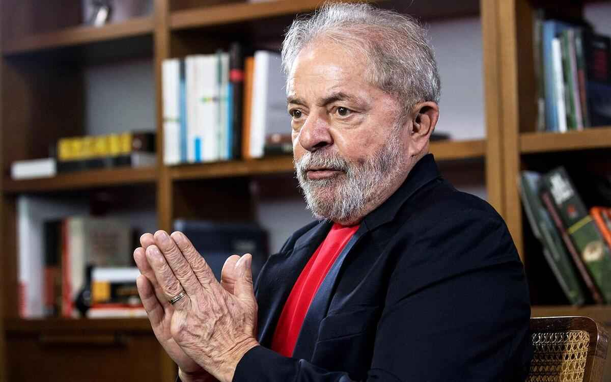 Lula sobre gasolina 'dolarizada': 'Não podemos empobrecer dona de casa' - NELSON ALMEIDA/AFP
