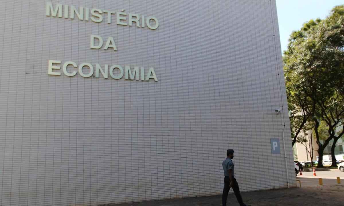 Governo estuda compensar servidores com aumento de benefícios - Fabio Rodrigues Pozzebom/Agência Brasil