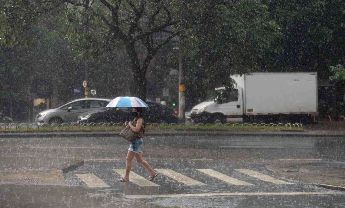 Chuvas intensas com vento de 100 km/h rondam mais de 700 cidades mineiras - Túlio Santos/EM/D.A Press